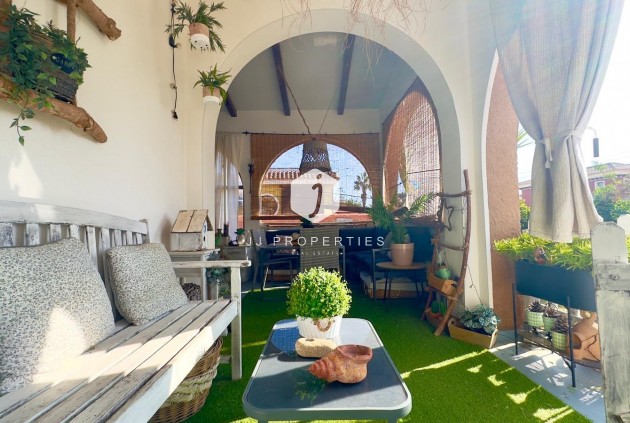 Resale - Villa -
Torrevieja - Torreblanca