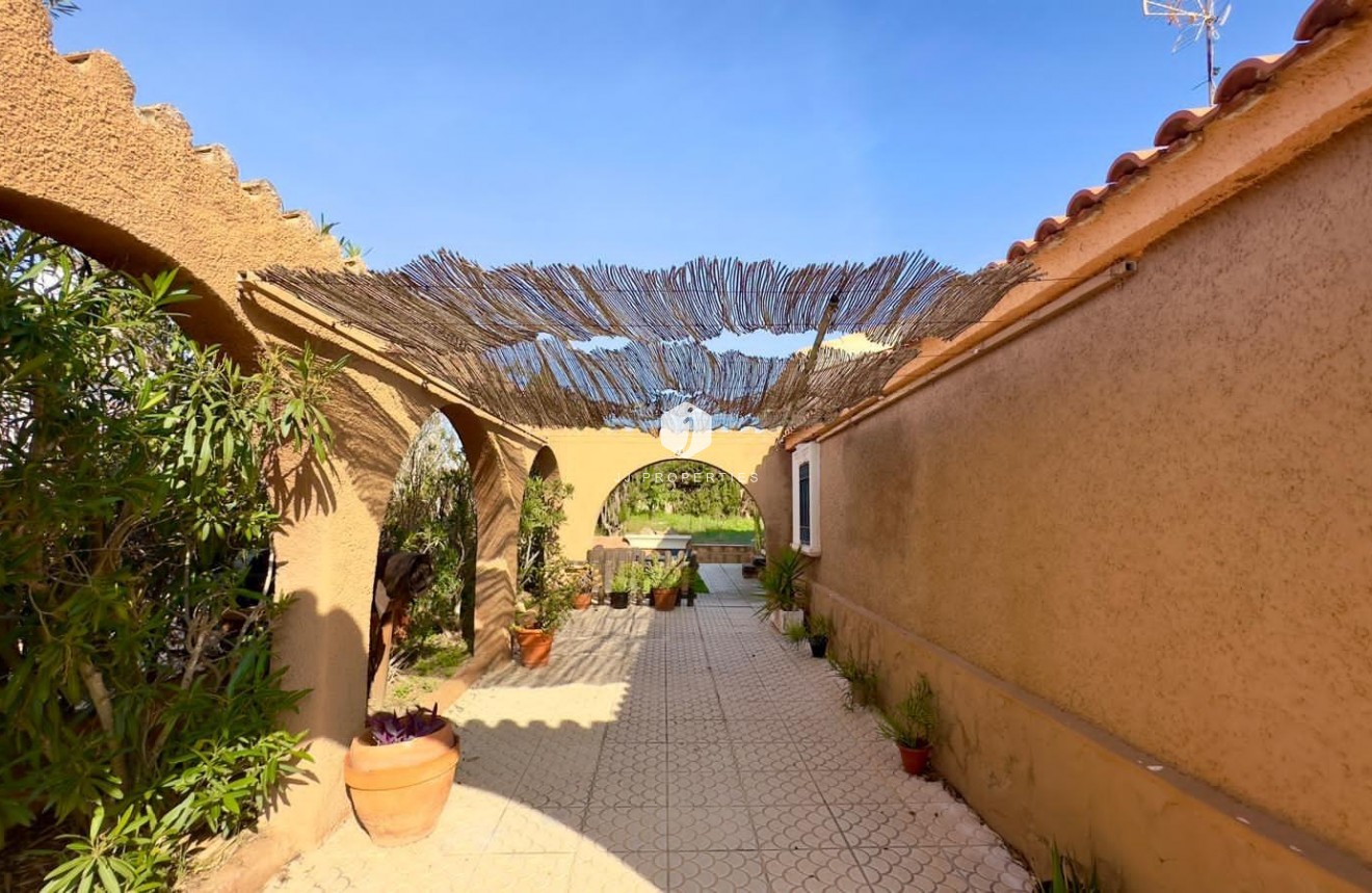 Resale - Villa -
Torrevieja - Torreblanca