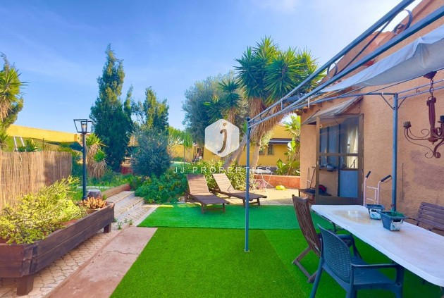 Resale - Villa -
Torrevieja - Torreblanca