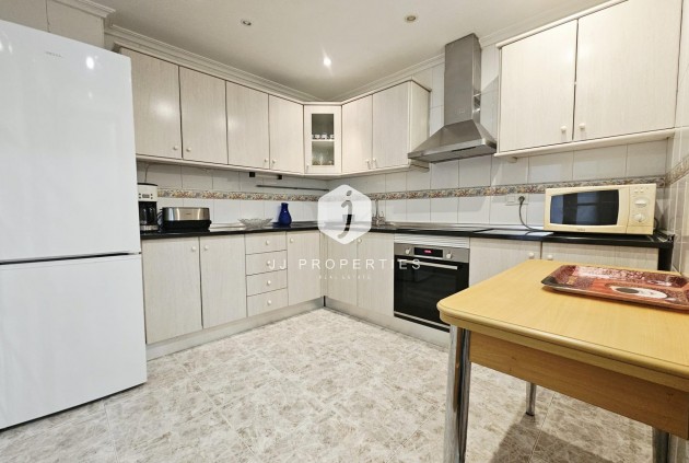 Segunda mano - Apartamento / piso -
Torrevieja - Estacion de autobuses