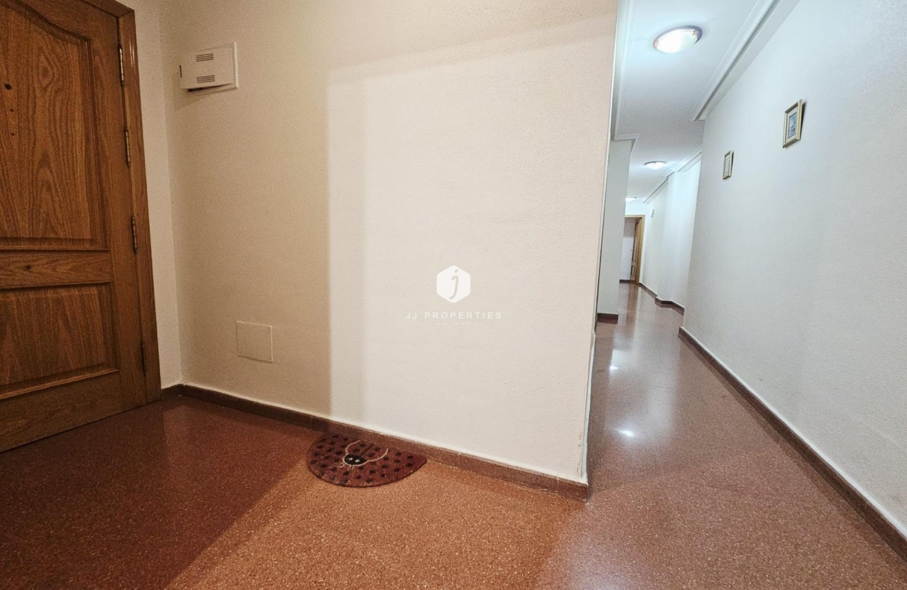 Segunda mano - Apartamento / piso -
Torrevieja - Estacion de autobuses