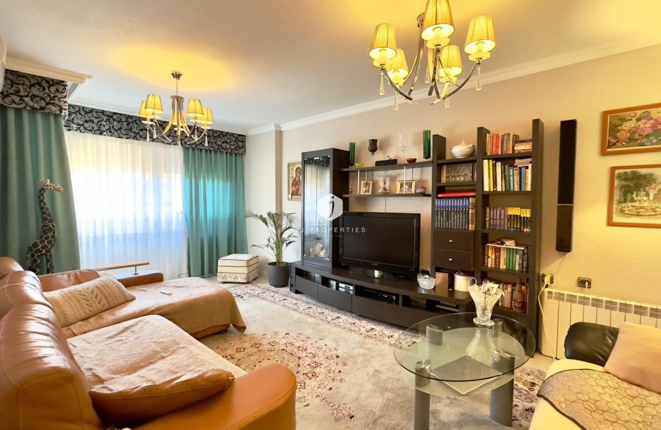 Aus zweiter Hand - Wohnung -
Torrevieja - Centro