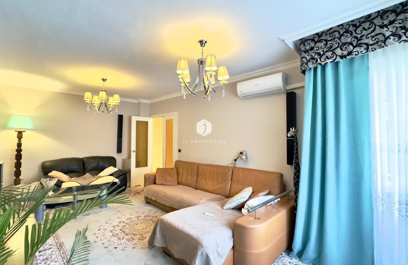 Aus zweiter Hand - Wohnung -
Torrevieja - Centro
