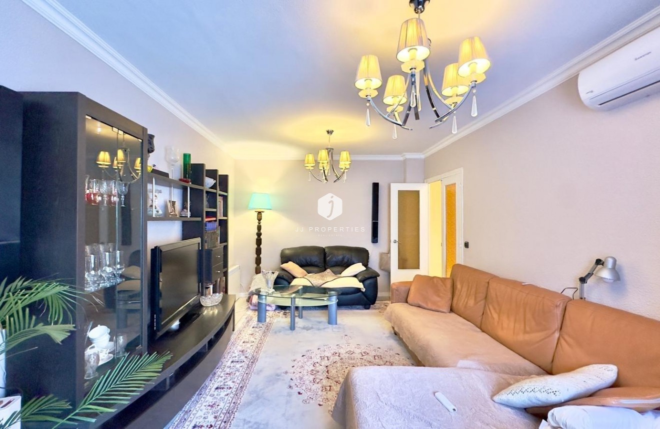 Aus zweiter Hand - Wohnung -
Torrevieja - Centro