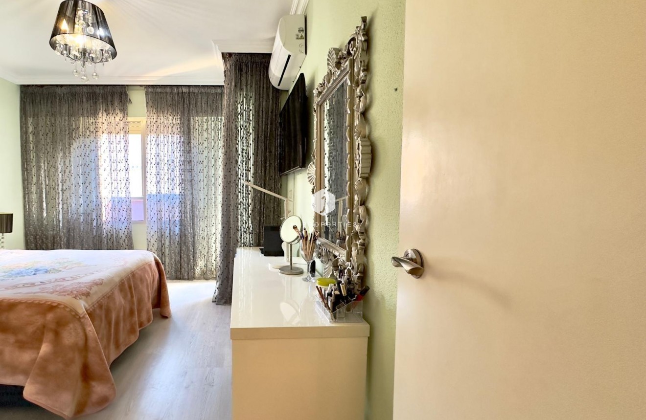 Aus zweiter Hand - Wohnung -
Torrevieja - Centro