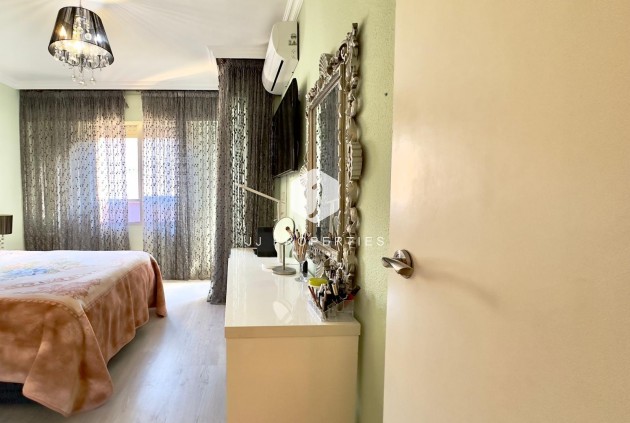 Aus zweiter Hand - Wohnung -
Torrevieja - Centro