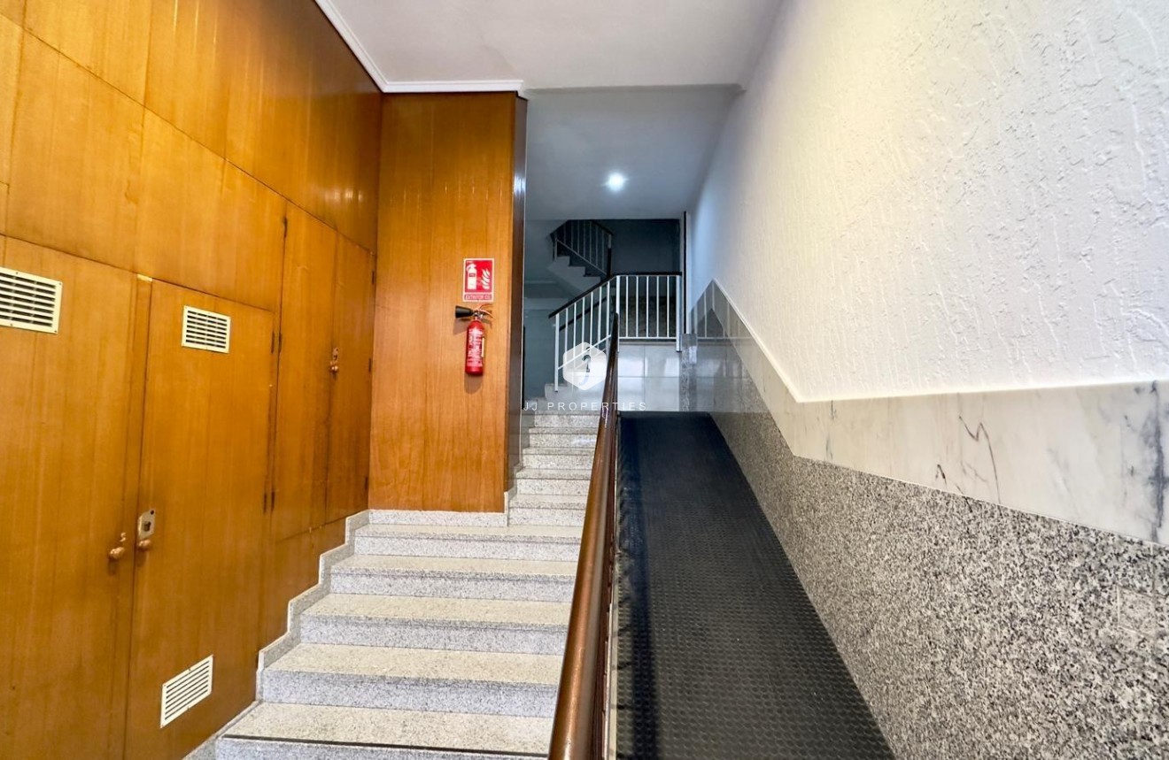 Aus zweiter Hand - Wohnung -
Torrevieja - Centro