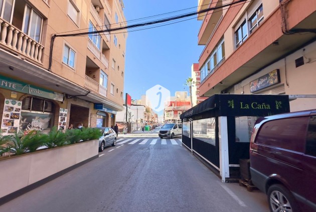 Aus zweiter Hand - Wohnung -
Torrevieja - Centro