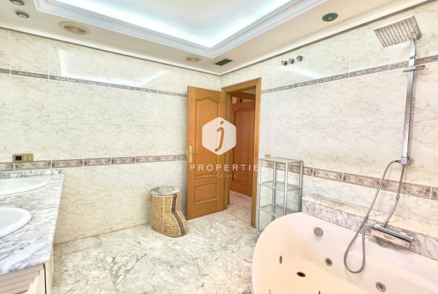 Tweedehands - Penthouse -
Torrevieja - Centro