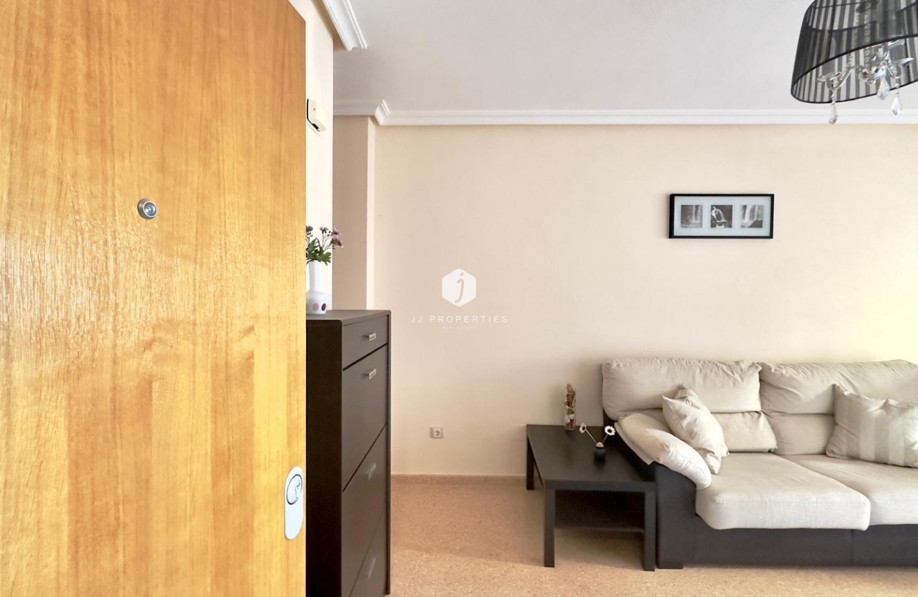 Segunda mano - Apartamento / piso -
Torrevieja