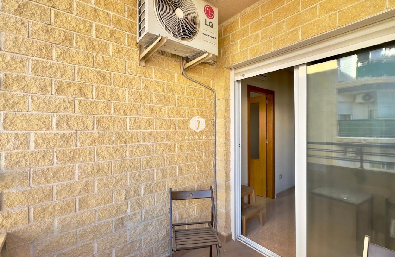 Segunda mano - Apartamento / piso -
Torrevieja