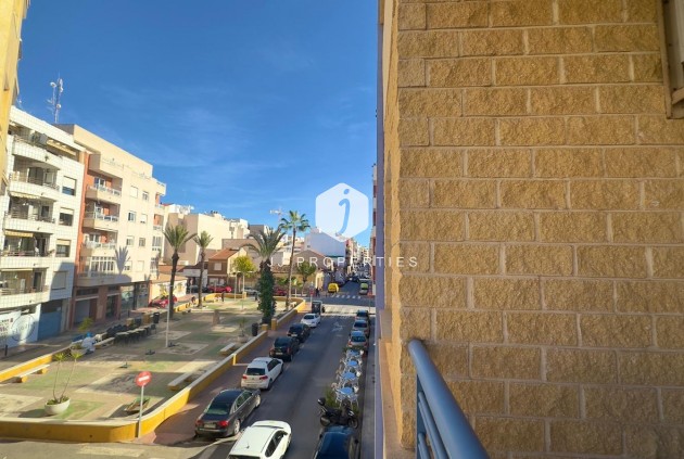 Segunda mano - Apartamento / piso -
Torrevieja