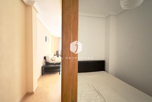 Segunda mano - Apartamento / piso -
Torrevieja