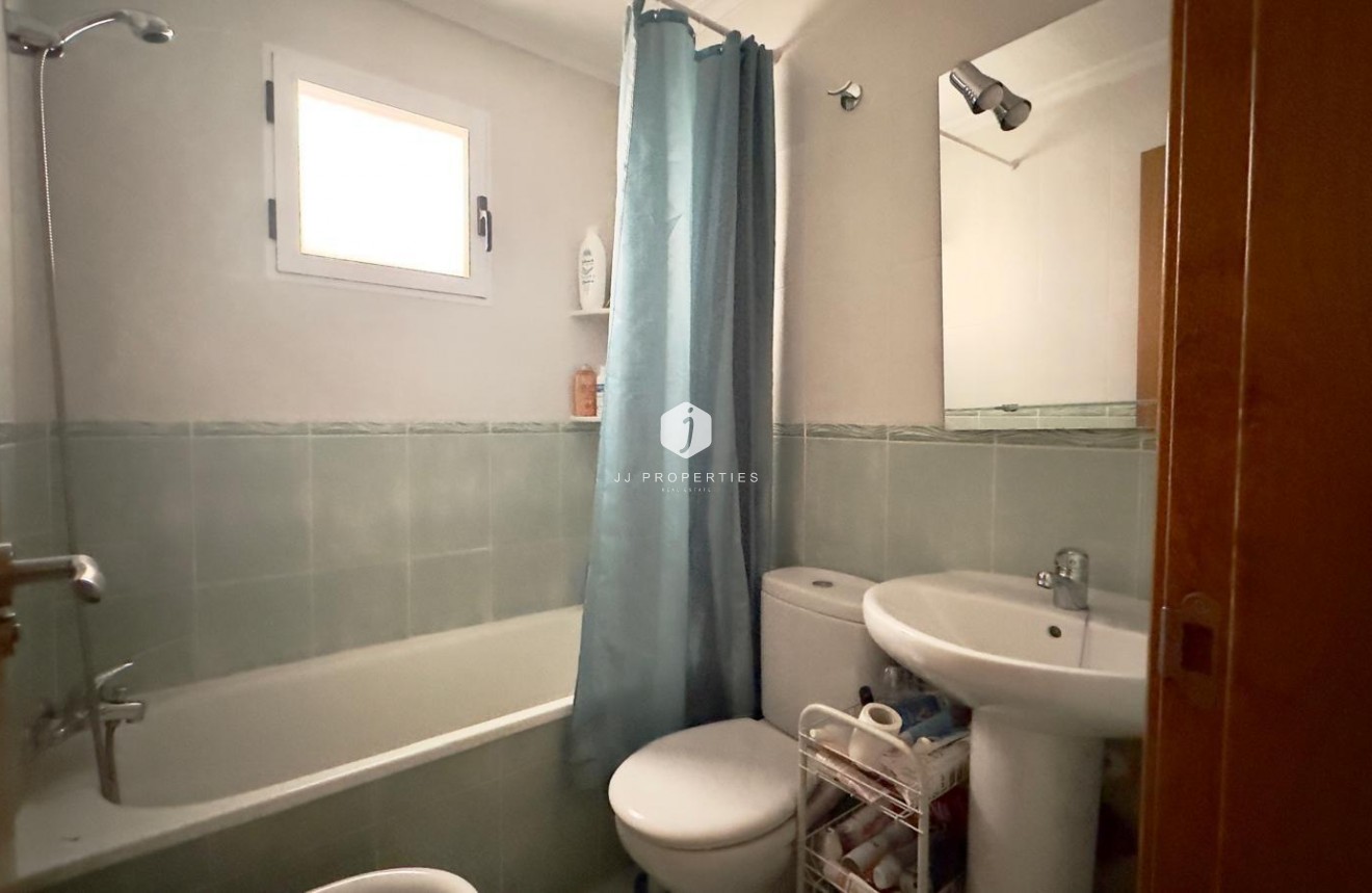 Segunda mano - Apartamento / piso -
Torrevieja