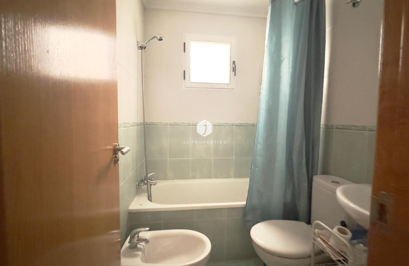 Segunda mano - Apartamento / piso -
Torrevieja