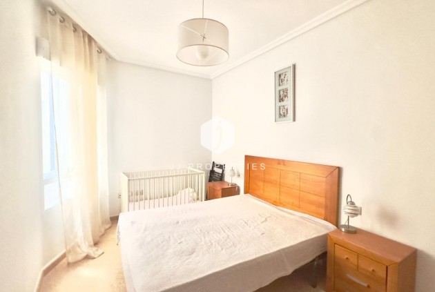 Segunda mano - Apartamento / piso -
Torrevieja