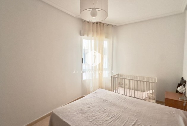 Segunda mano - Apartamento / piso -
Torrevieja