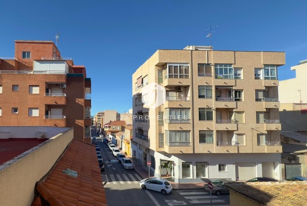 Segunda mano - Apartamento / piso -
Torrevieja