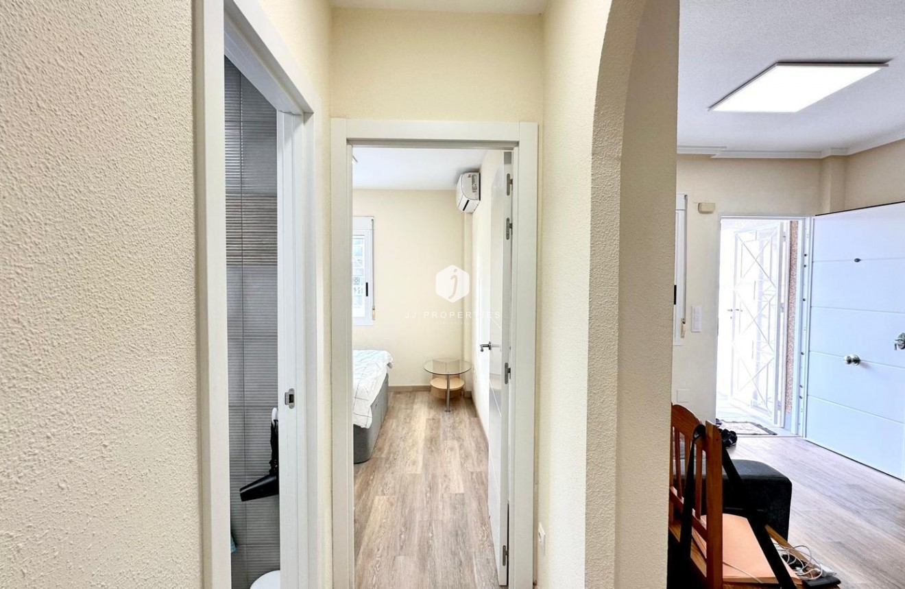 Resale - Bungalow -
Torrevieja - Torreblanca