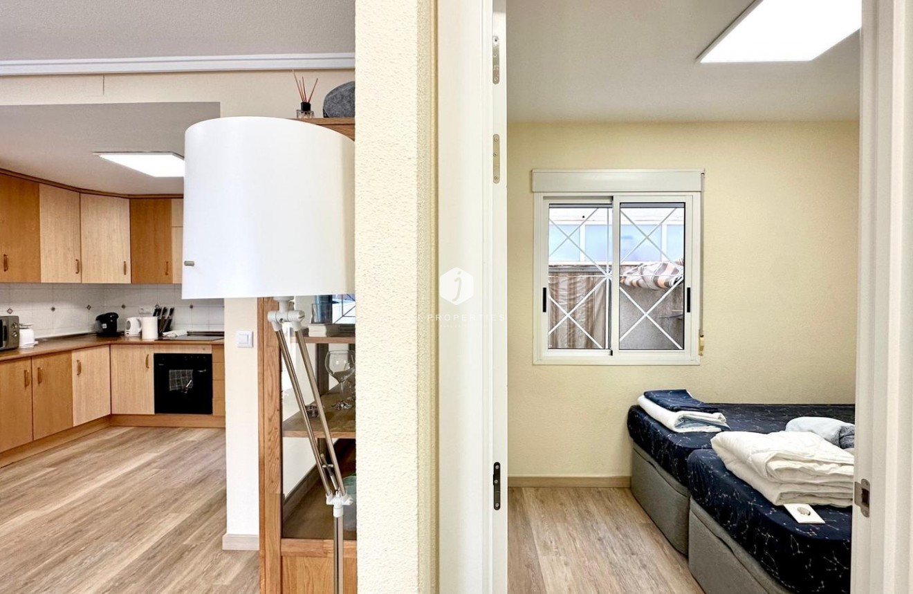 Resale - Bungalow -
Torrevieja - Torreblanca