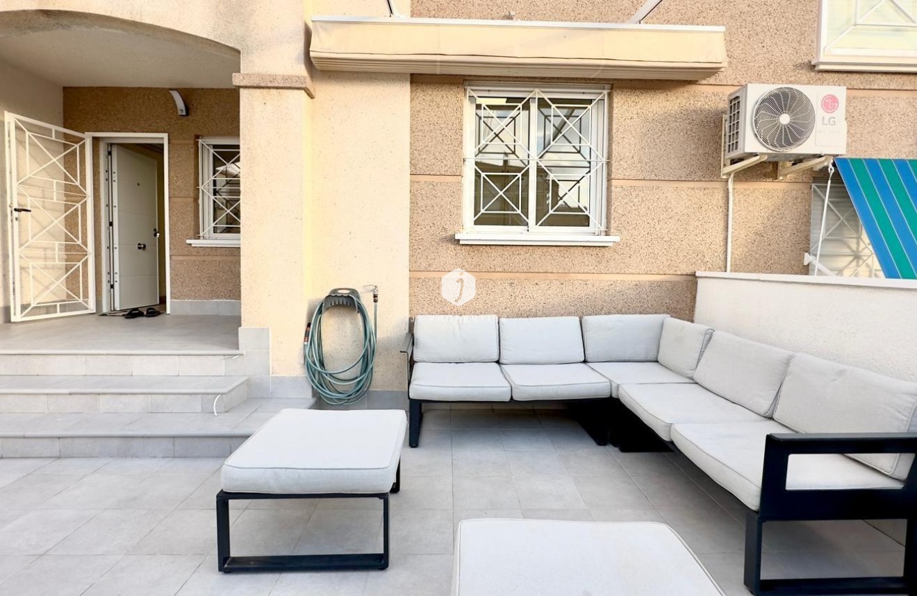 Resale - Bungalow -
Torrevieja - Torreblanca