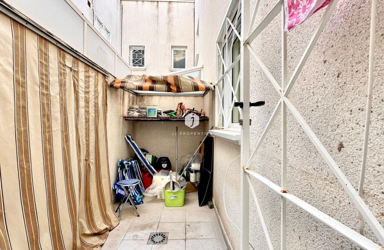 Resale - Bungalow -
Torrevieja - Torreblanca