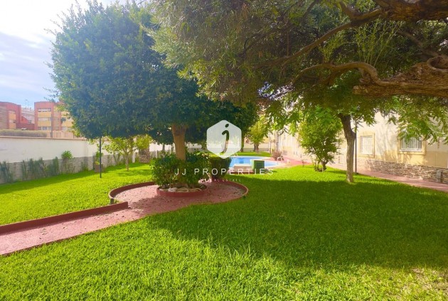 Resale - Penthouse -
Torrevieja - Estacion de autobuses