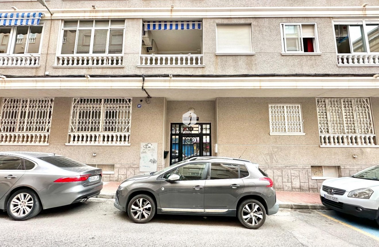 Aus zweiter Hand - Wohnung -
Torrevieja - Centro