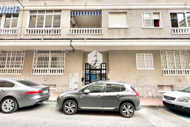 Aus zweiter Hand - Wohnung -
Torrevieja - Centro