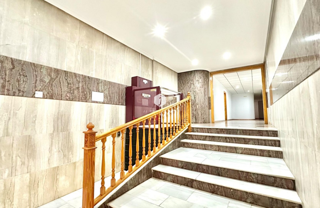 Aus zweiter Hand - Wohnung -
Torrevieja - Centro