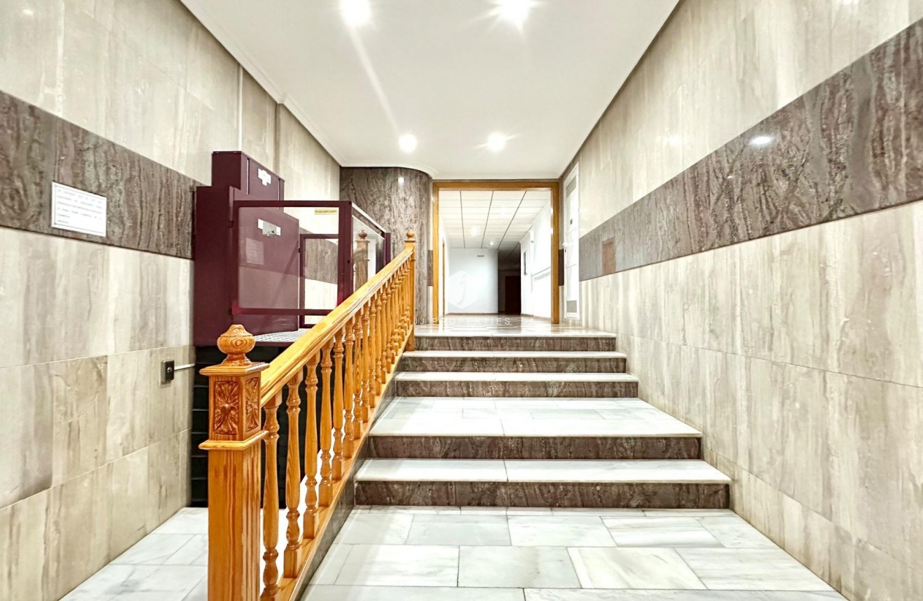 Aus zweiter Hand - Wohnung -
Torrevieja - Centro