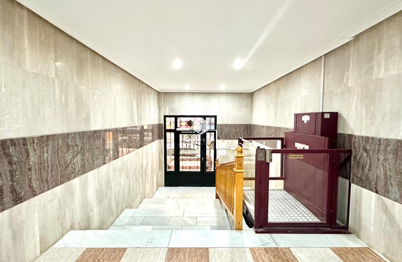 Aus zweiter Hand - Wohnung -
Torrevieja - Centro