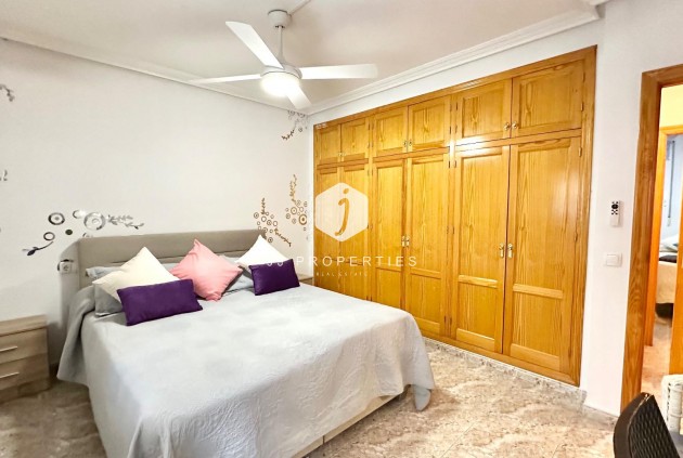 Aus zweiter Hand - Wohnung -
Torrevieja - Centro