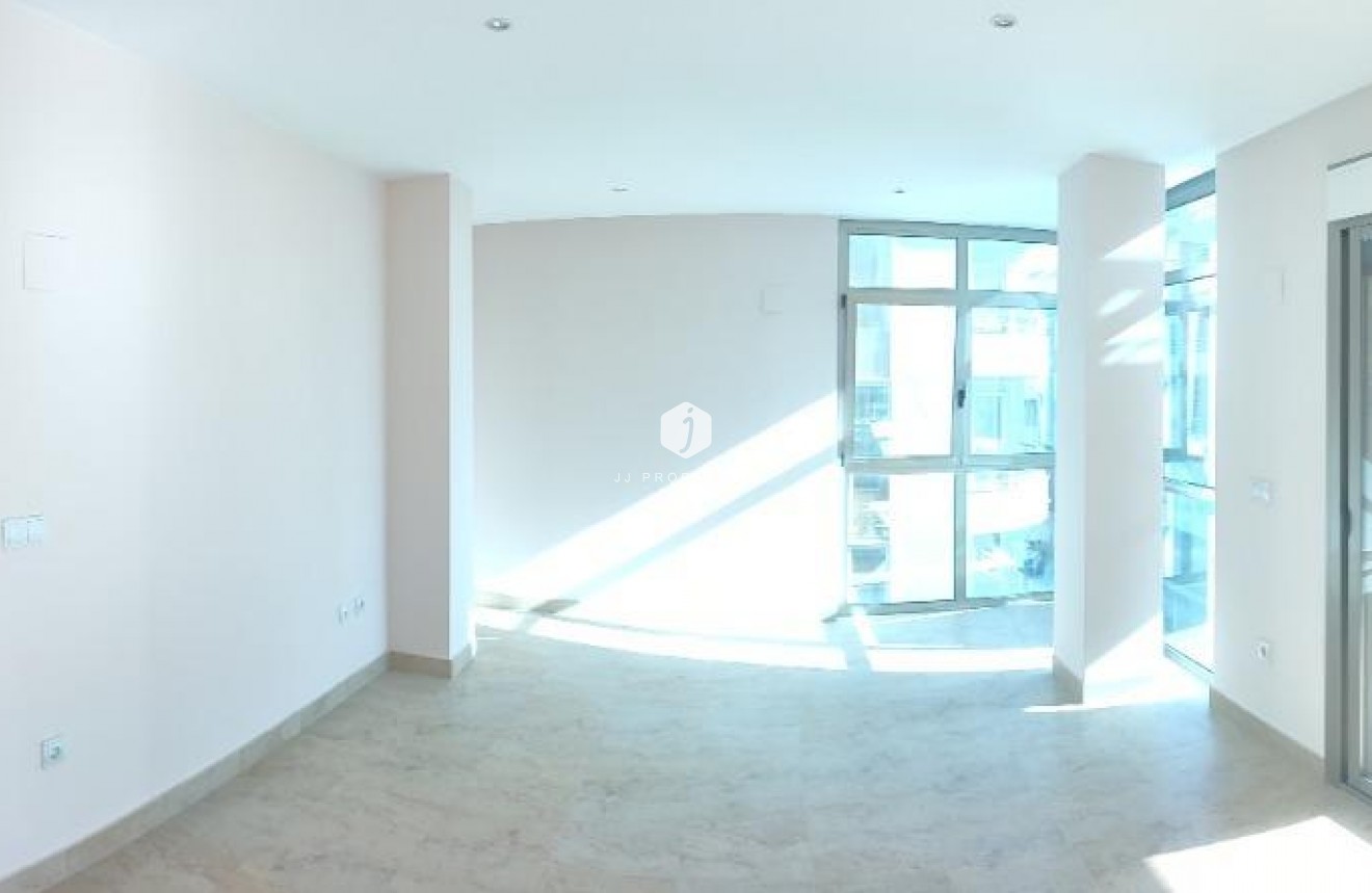 Resale - Apartment / flat -
Torrevieja - Estacion de autobuses