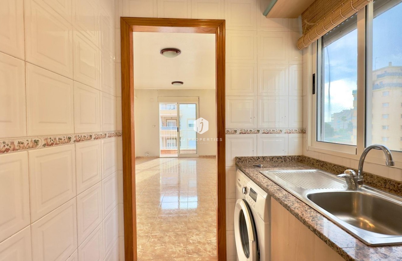 Resale - Apartment / flat -
Torrevieja - Playa del Cura