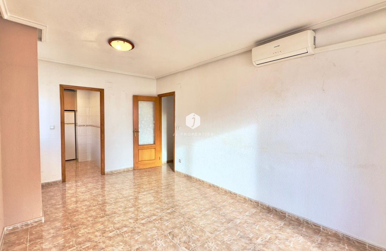 Resale - Apartment / flat -
Torrevieja - Playa del Cura