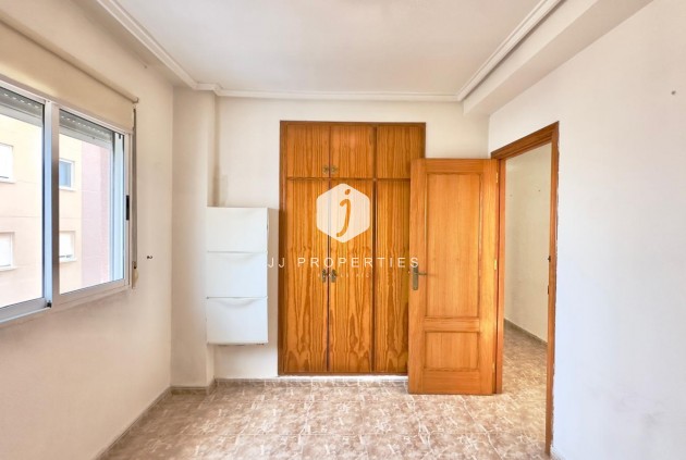 Resale - Apartment / flat -
Torrevieja - Playa del Cura