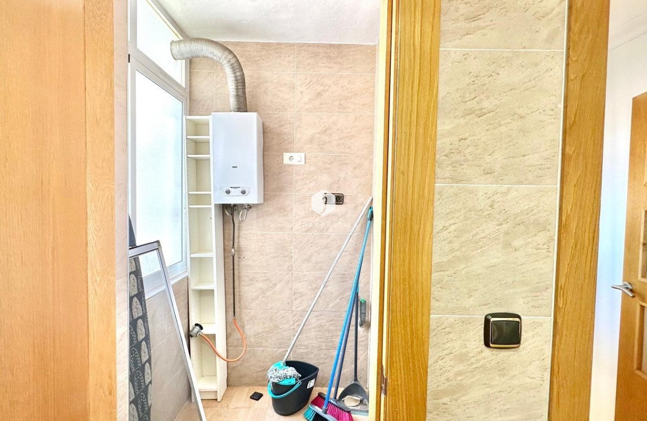 Resale - Apartment / flat -
Torrevieja - Centro