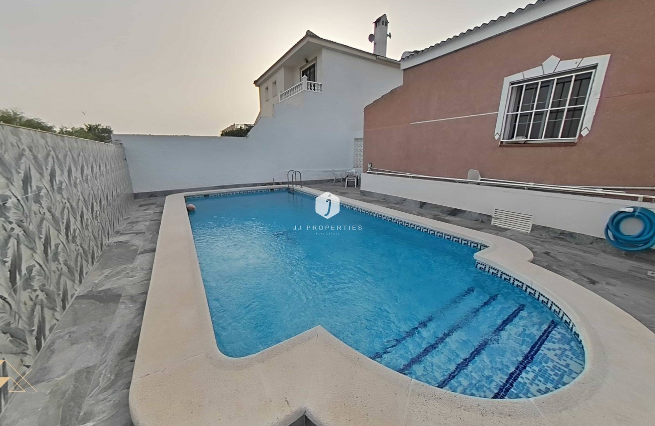 Resale - Villa -
Torrevieja - San luis