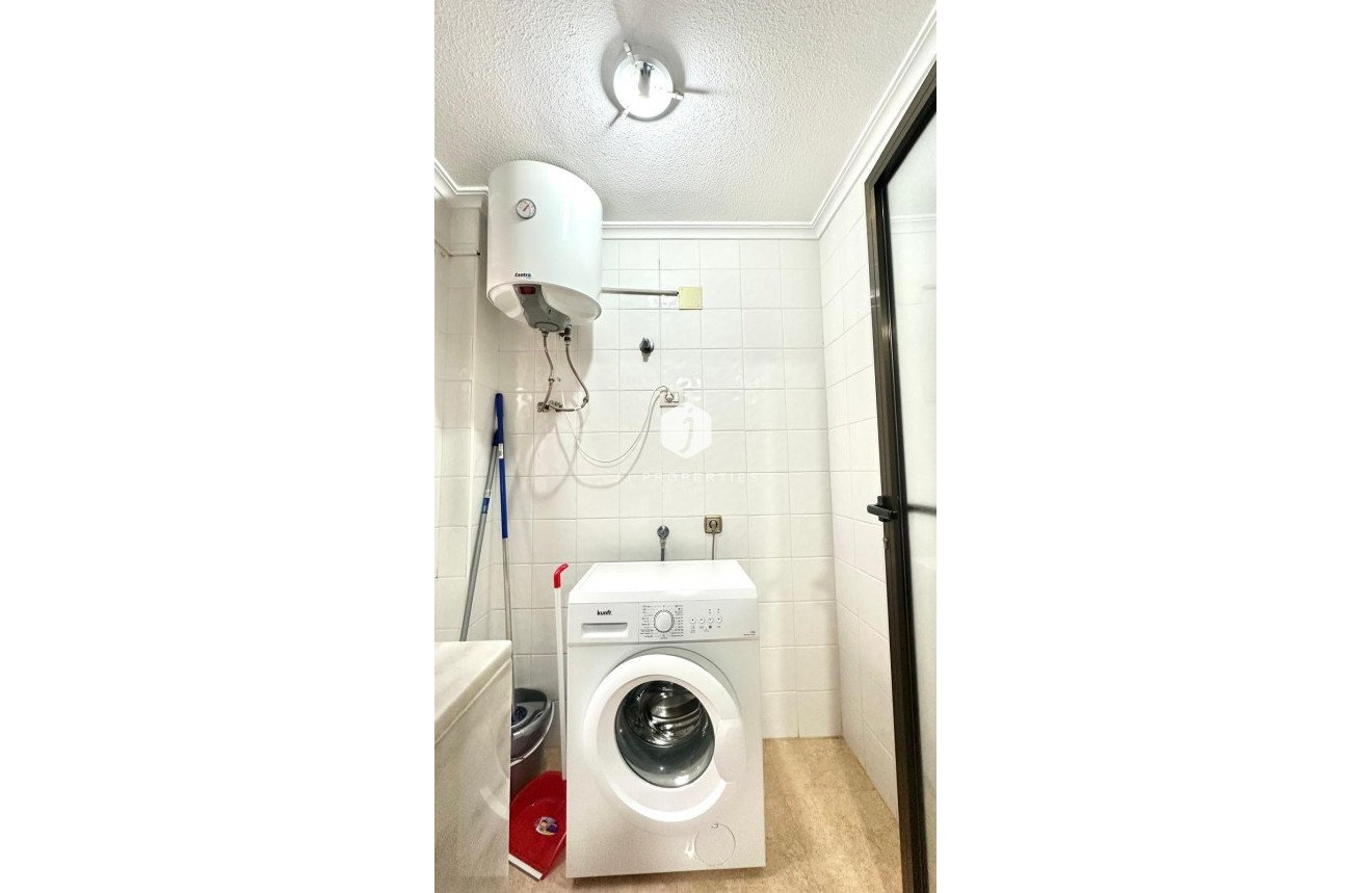 Segunda mano - Apartamento / piso -
Torrevieja