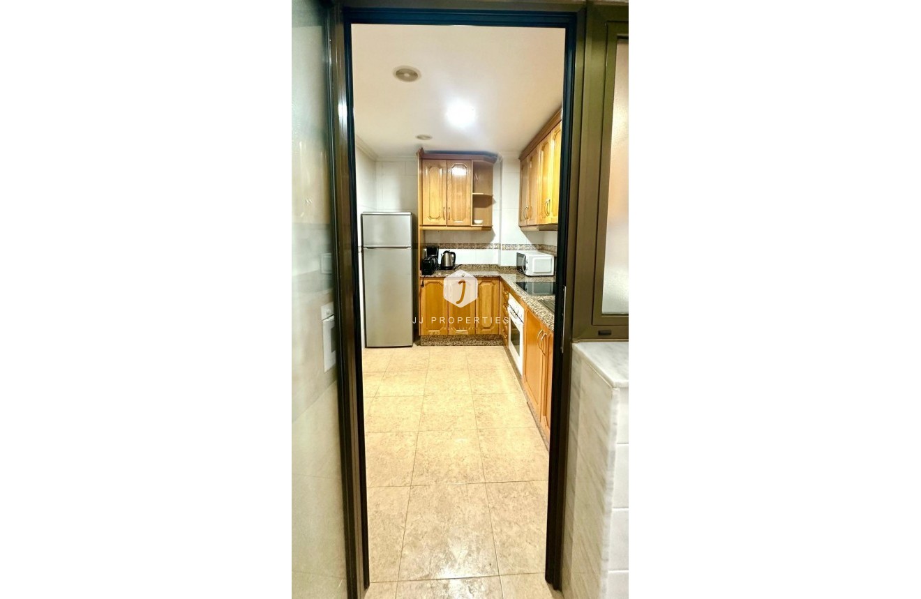 Segunda mano - Apartamento / piso -
Torrevieja