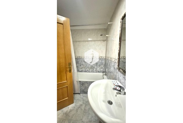 Segunda mano - Apartamento / piso -
Torrevieja