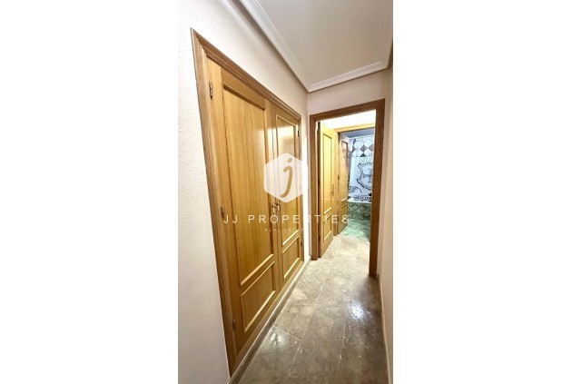 Segunda mano - Apartamento / piso -
Torrevieja