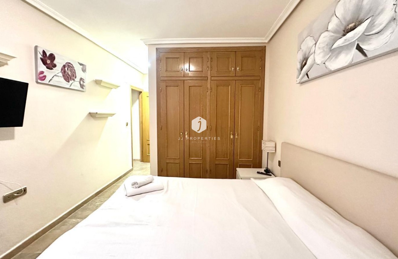 Segunda mano - Apartamento / piso -
Torrevieja