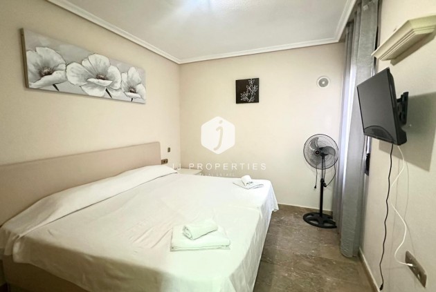 Segunda mano - Apartamento / piso -
Torrevieja