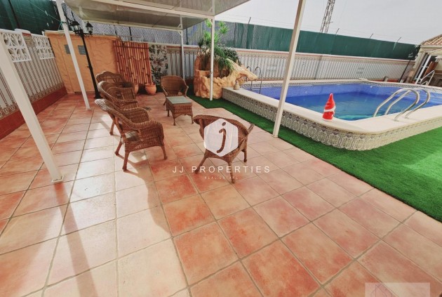Resale - Villa -
Torrevieja - La Siesta - El Salado - Torreta