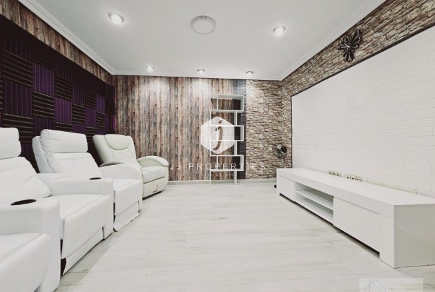 Resale - Villa -
Torrevieja - La Siesta - El Salado - Torreta