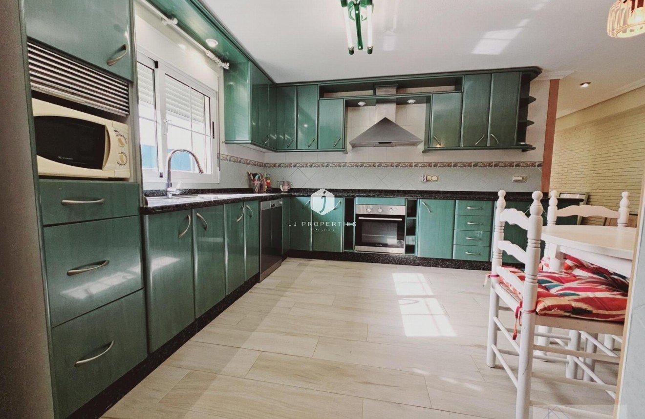 Resale - Villa -
Torrevieja - La Siesta - El Salado - Torreta