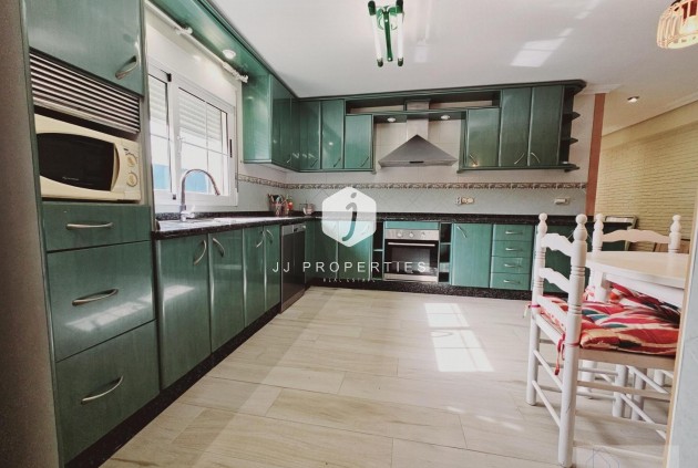 Resale - Villa -
Torrevieja - La Siesta - El Salado - Torreta