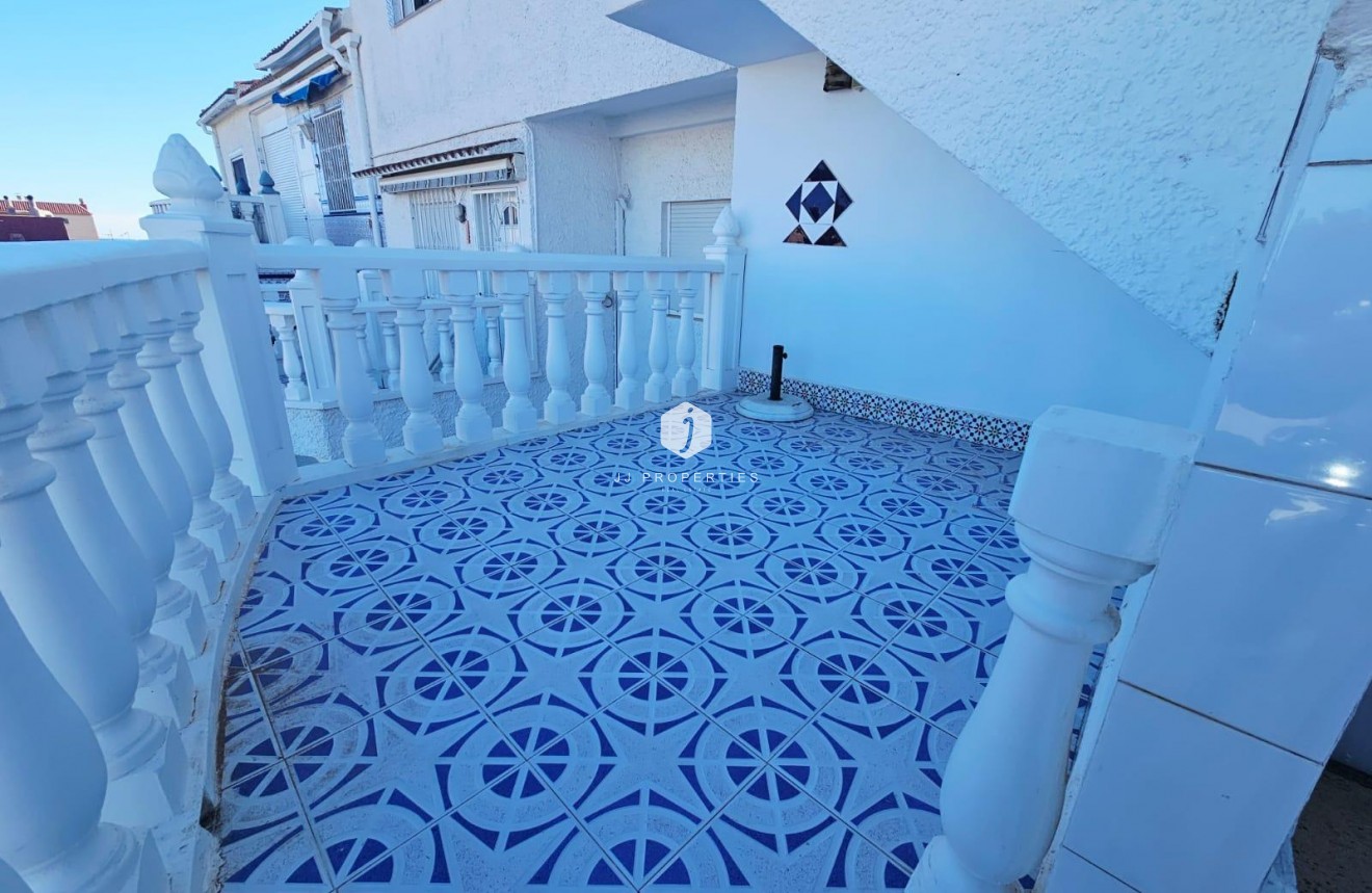 Tweedehands - duplex -
Torrevieja - Cabo cervera